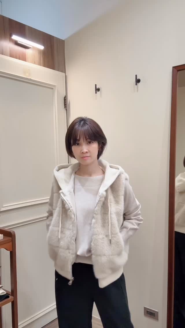 今天找了背心和好穿的褲子們跟大家做分享🤎
影片中皆有現貨！

#穿搭
#日韓服飾 
#選品 
#女裝 
#高雄服飾店