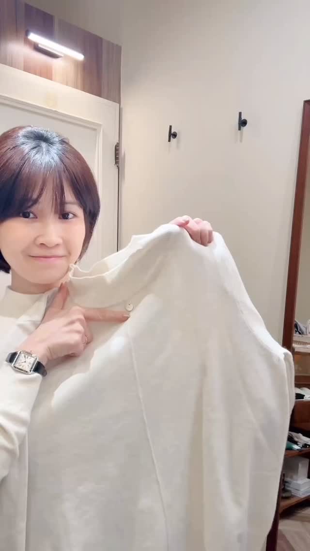 不定期Say Hi

✔️基礎款上衣（白、杏）+舒適感長寬褲（黑、杏）
✔️輕量版羊絨短版外套（質感度💯💯）
✔️異材質拼接上衣+霧感長紗裙
✔️光澤感金蔥上衣+質感柔白長裙

🔘價格:請私訊
🔘詳細詢問請➕官方(line)@317coayc

#高雄服飾店 
#正韓 
#選物店 
#女裝 
#穿搭 

營業時間15:30-20:30